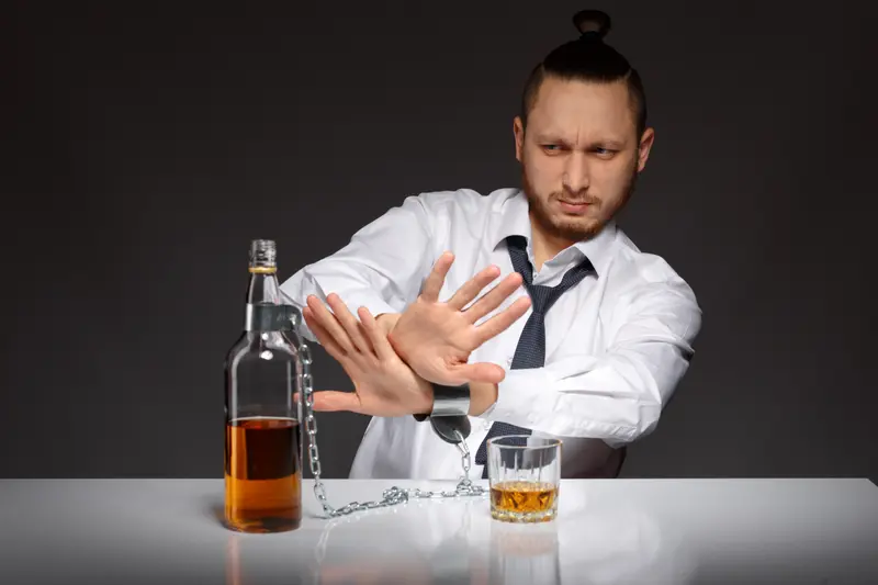 Conjunto de señales de advertencia relacionadas con el consumo excesivo de alcohol